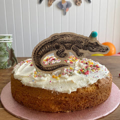 wooden-crocodile-party-cake-topper|LLWWCROCCT|Luck and Luck| 1