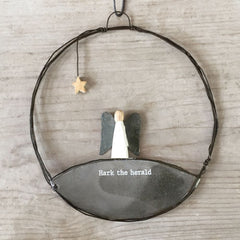 east-of-india-hanging-rusty-wire-wreath-angel-christmas-decoration|3490|Luck and Luck| 1