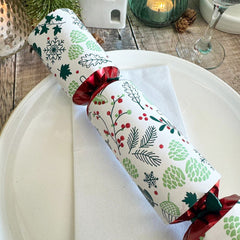 Festive Forest Christmas Crackers for Cheerful Seasonal Holiday Tables 6 Pack