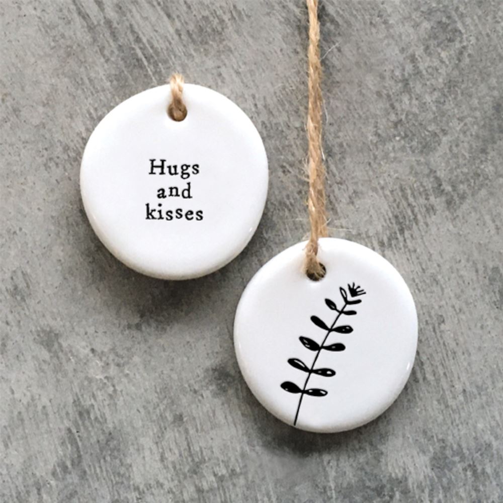 east-mini-hanger-tag-hugs-and-kisses|4094|Luck and Luck| 1