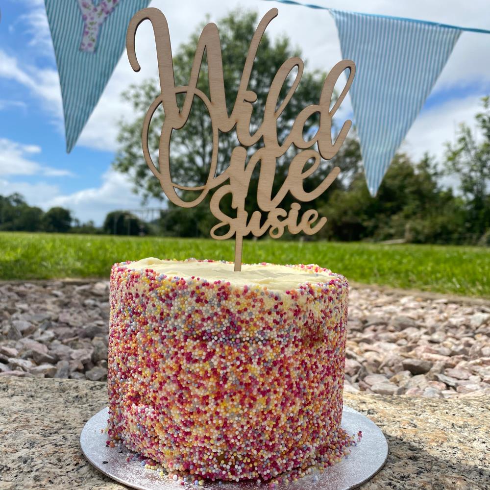 wooden-wild-one-personalised-cake-topper|LLWWWOCTP|Luck and Luck| 1