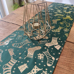 Green Gold Christmas Stocking Velvet Table Runner 3m for Festive Dining Tables