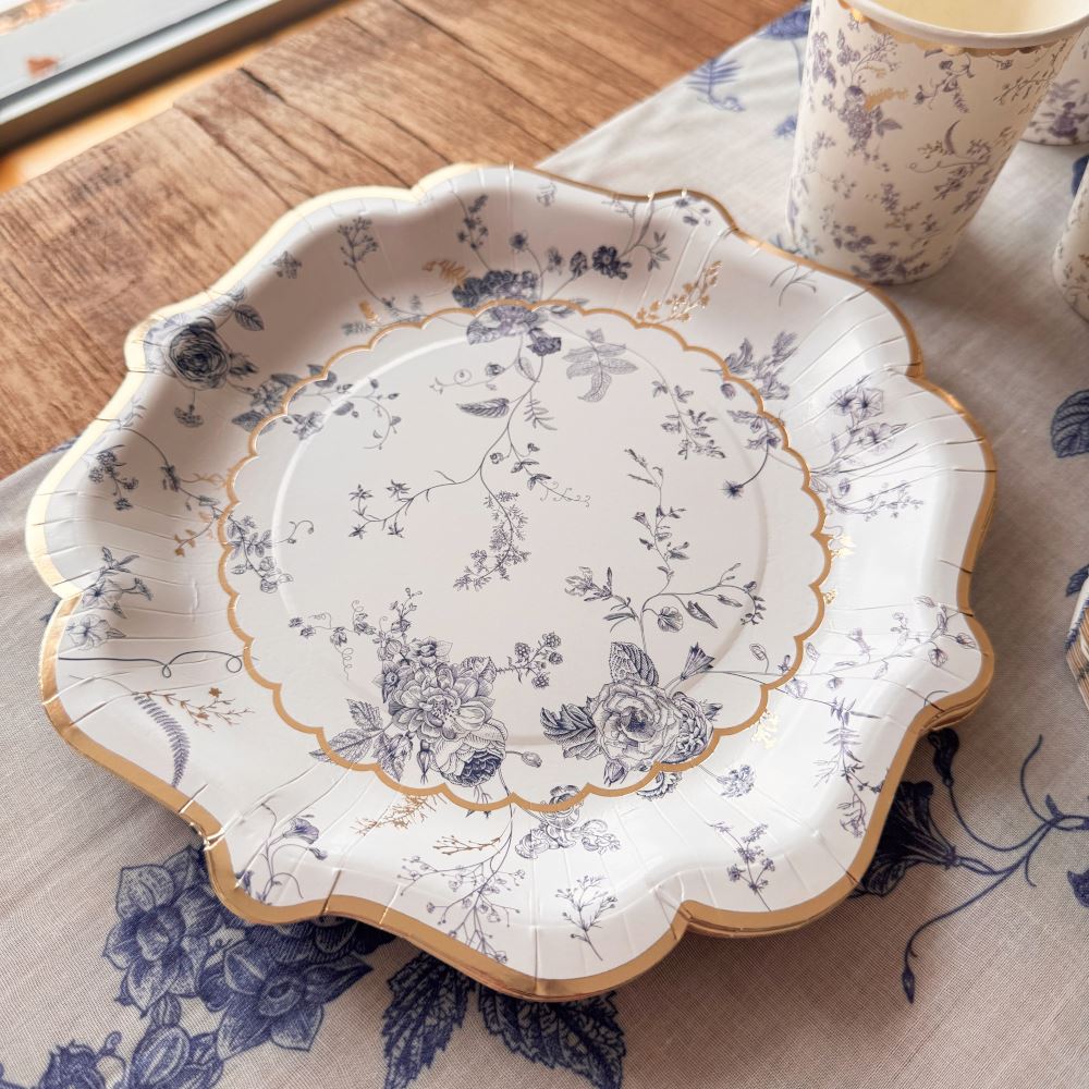 blue-and-gold-floral-paper-party-plates-23cm-x-8-toile-de-jouy|93765|Luck and Luck| 1