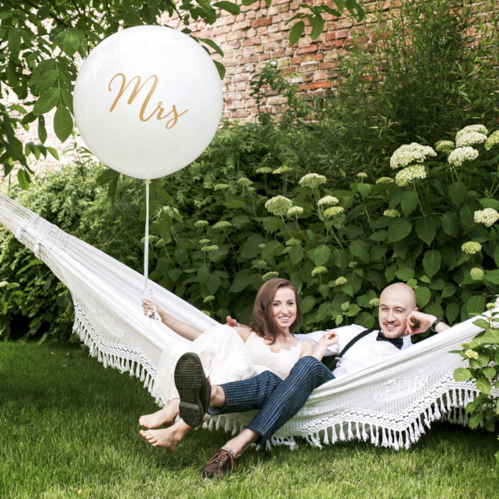 white-with-gold-lettering-mrs-giant-wedding-balloon|OLBON11D-008-019|Luck and Luck| 1