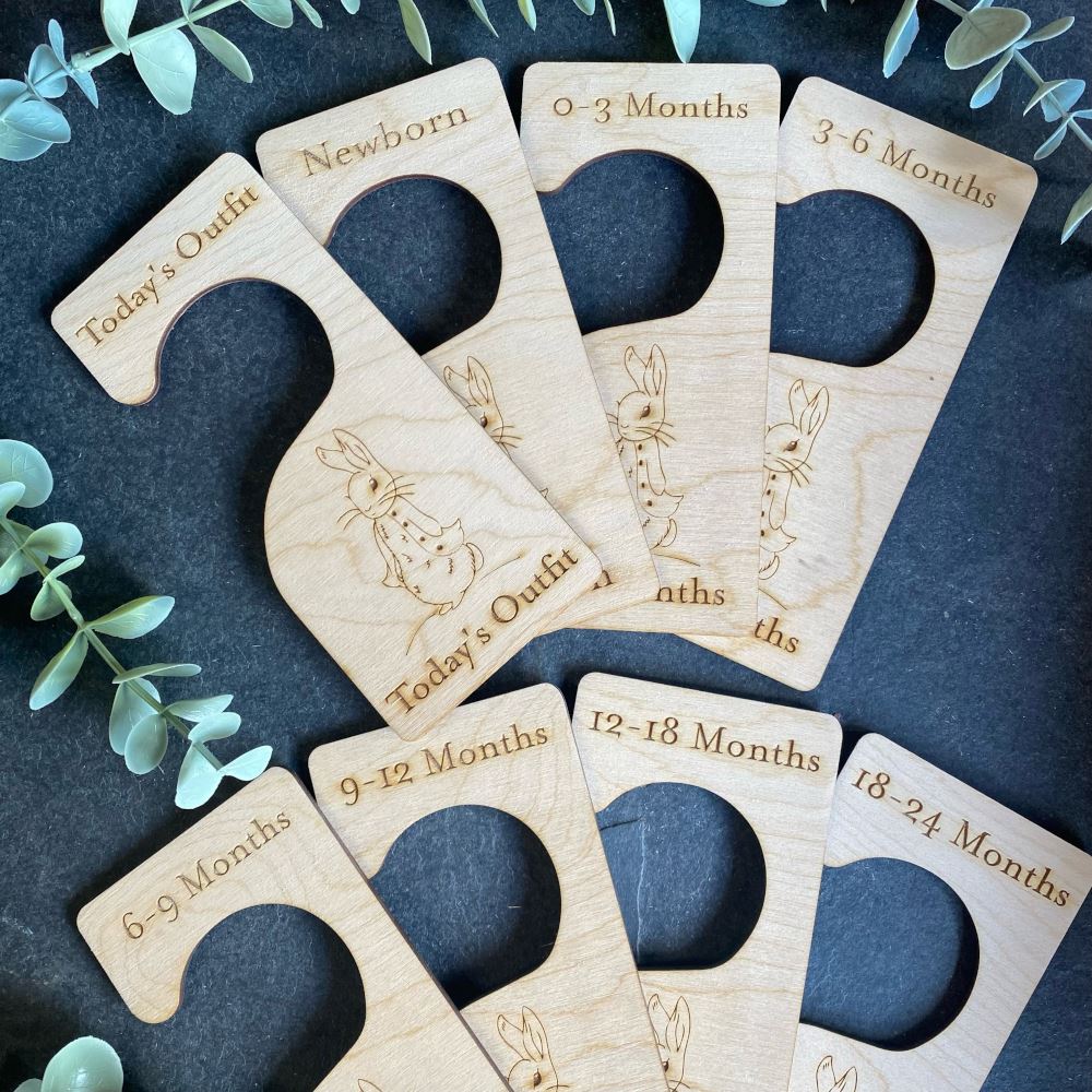 8-wooden-baby-peter-rabbit-outline-clothes-dividers-nursery-hangers-new-born-gift|LLWWHGPRPV2|Luck and Luck| 1