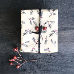 east-of-india-berry-branches-christmas-kraft-wrapping-paper-5m|3761V2|Luck and Luck|2