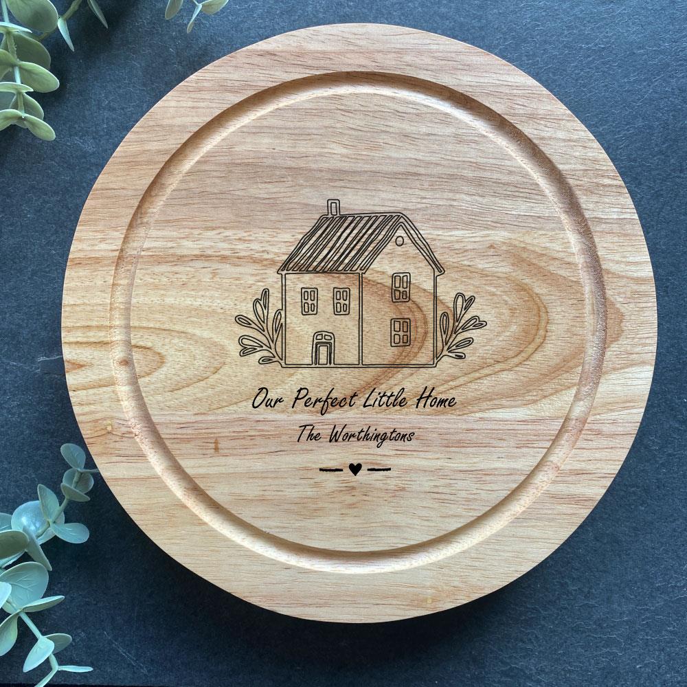 personalised-round-wooden-cheese-board-family-design|LLWW3105D3|Luck and Luck| 1