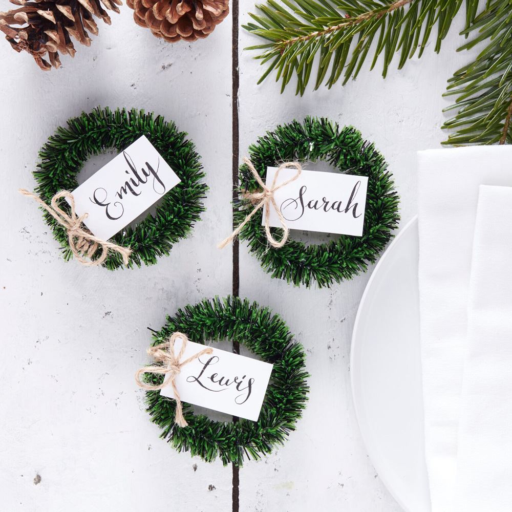 wreath-name-place-cards-rustic-christmas-place-settings-christmas-table|RC-801|Luck and Luck| 1
