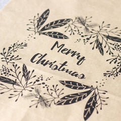 large-merry-christmas-mistletoe-wreath-kraft-paper-bags-set-of-6|KBLRGTREE|Luck and Luck|2