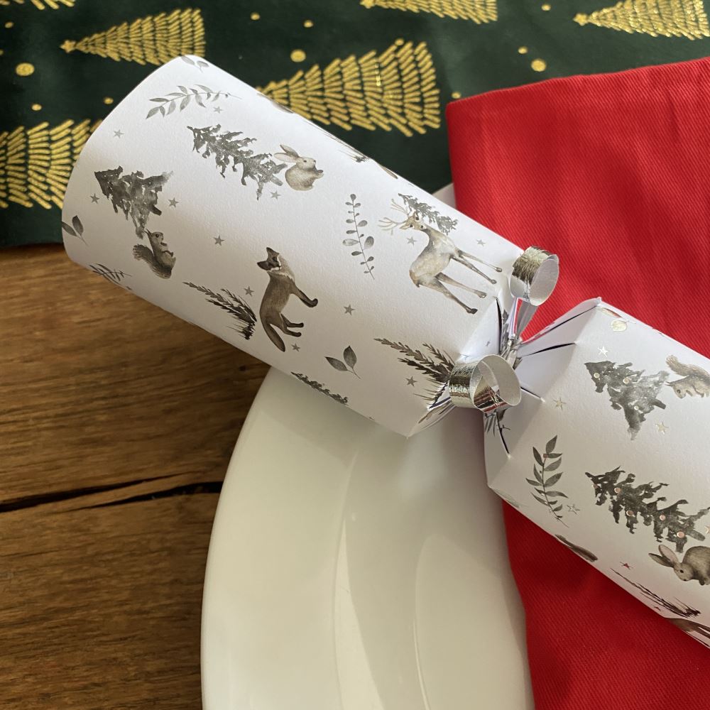 10-silver-woodland-christmas-crackers-festive-table|XM6433|Luck and Luck| 3