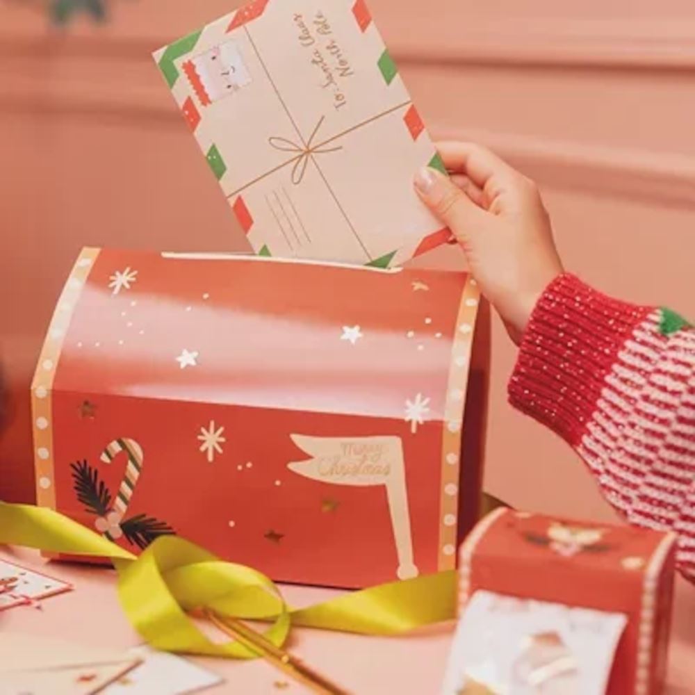 santa-s-diy-christmas-mailbox-with-letters-and-envelopes|DS3|Luck and Luck| 1