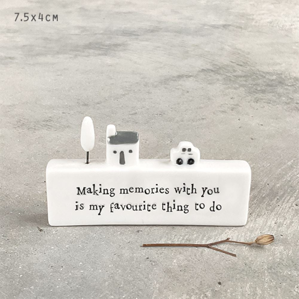east-of-india-porcelain-scene-making-memories-with-you-gift|5561|Luck and Luck| 1