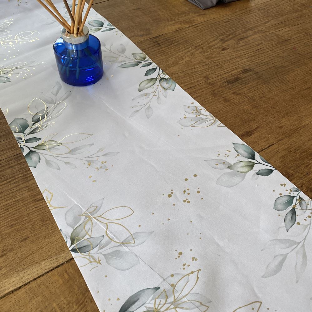 botanical-white-gold-green-foliage-fabric-table-runner-5m|93848|Luck and Luck| 1