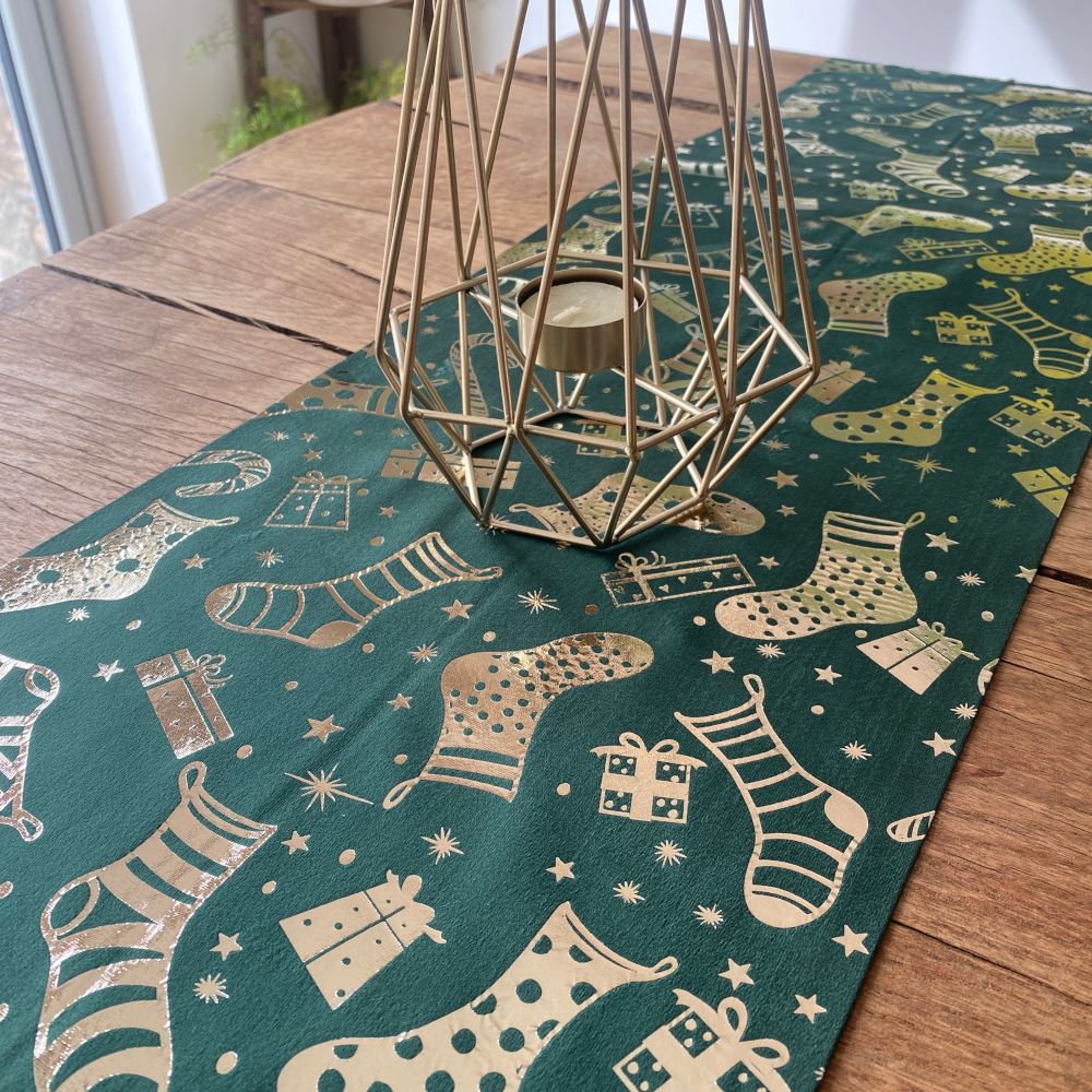 green-and-gold-velvet-christmas-stocking-table-runner-28cmx3m|94203|Luck and Luck| 3