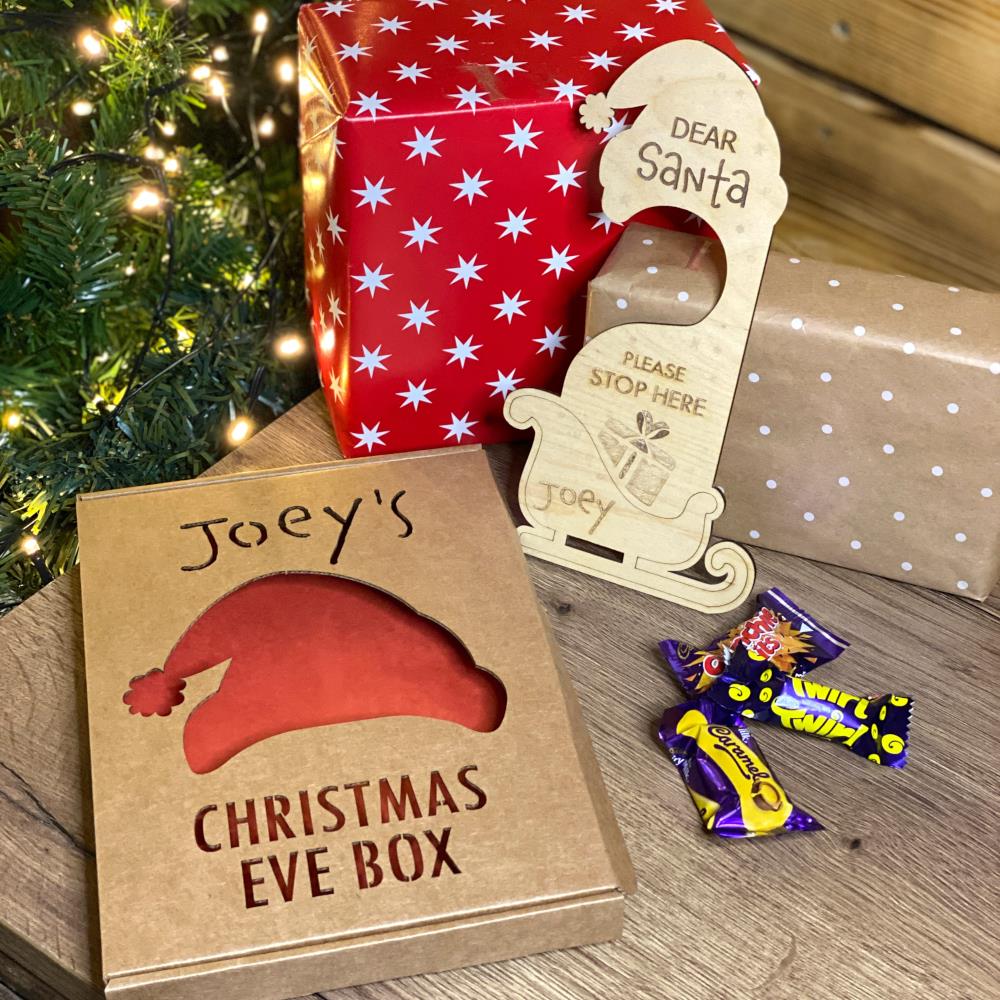 personalised-father-christmas-eve-card-box-with-wood-door-hanger|LLWWXMASEVEBOXDHSH|Luck and Luck| 1