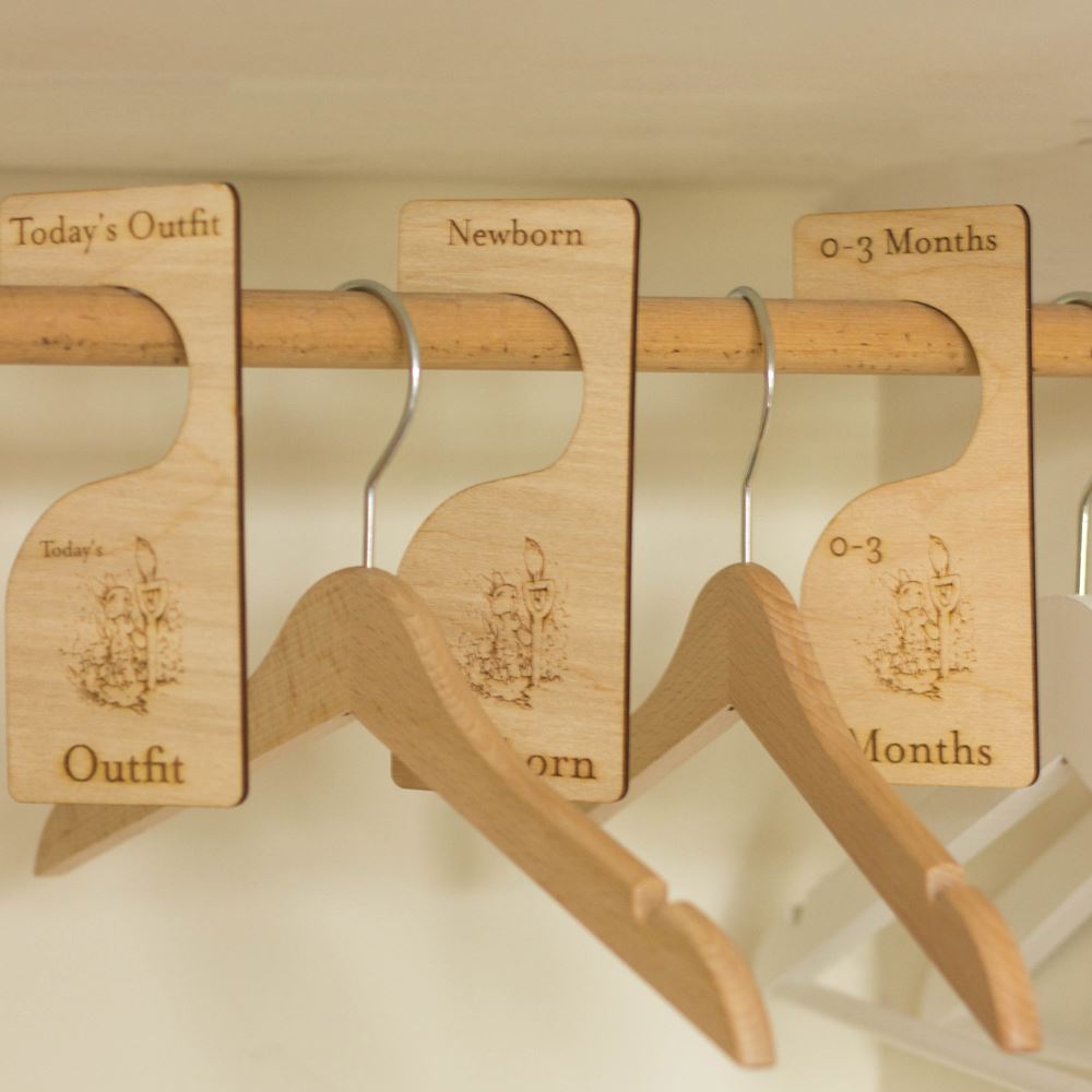 8-wooden-baby-peter-rabbit-illustration-dividers-nursery-hangers-new-born-gift|LLWWHGPRP|Luck and Luck|2