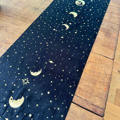 cosmic-spirit-moons-table-runner-black-and-gold-velvet-28cm-x-3m|95228|Luck and Luck| 1