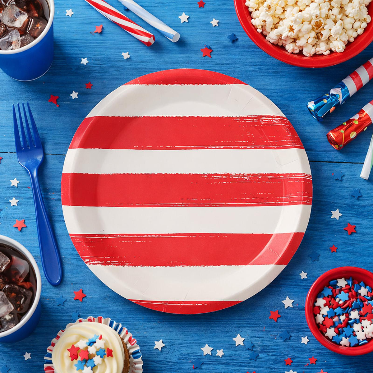 Red & White Striped Paper Plates for Birthday Parties and Celebrations (Pack of 6, 23 cm Diameter)