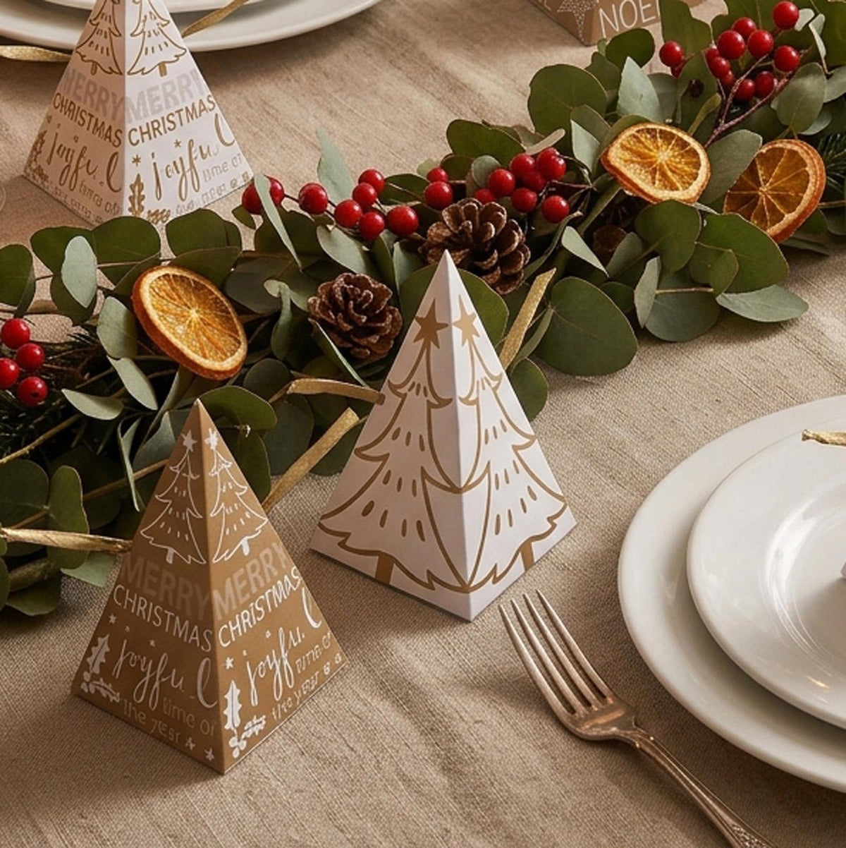 Gold White Triangular Hum That Tune Christmas Crackers Novelty Party Tableware Set of 6