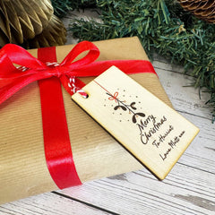 personalised-mistletoe-wooden-christmas-festive-gift-tag|LLWWXMASTAGD2|Luck and Luck| 1