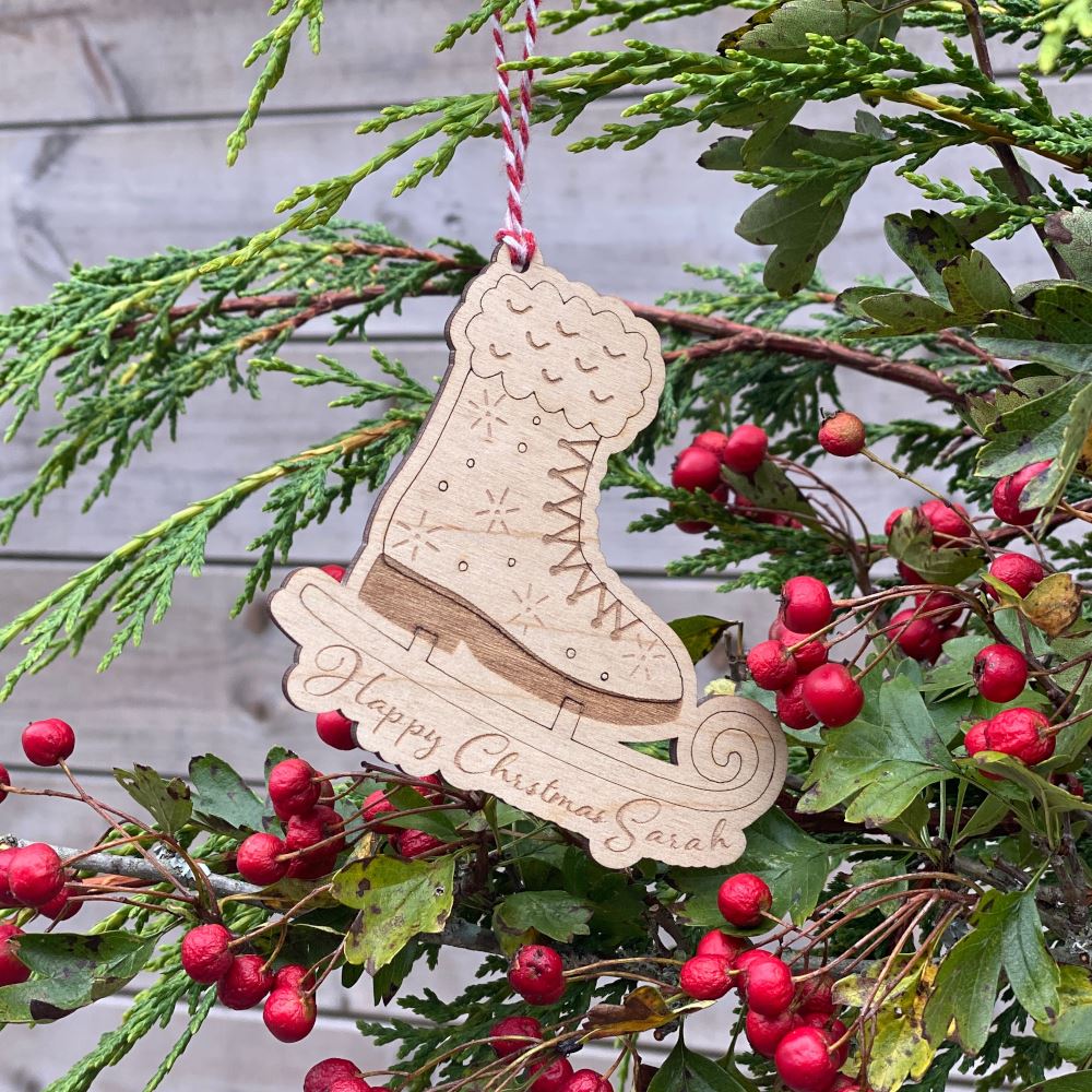 personalised-hanging-ice-skate-christmas-tree-decoration|LLWWHANGICESKATE|Luck and Luck| 1