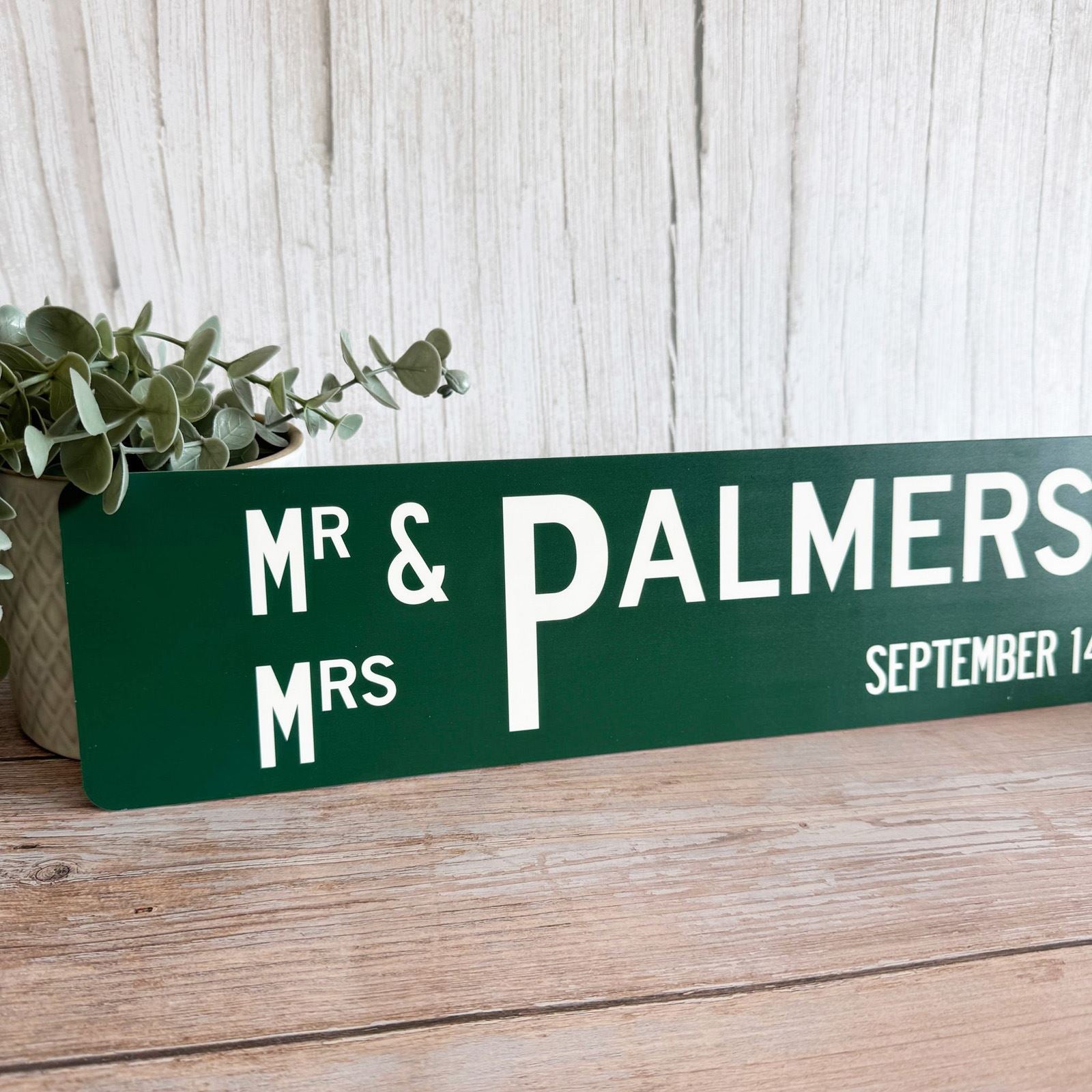 1698683cd556970b7d49bb8e187be37d