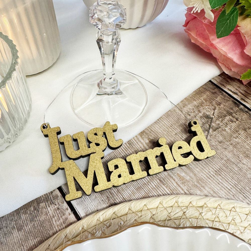 wooden-hanging-just-married-mini-sign-custom-colour|LLWWHANGJM|Luck and Luck| 1