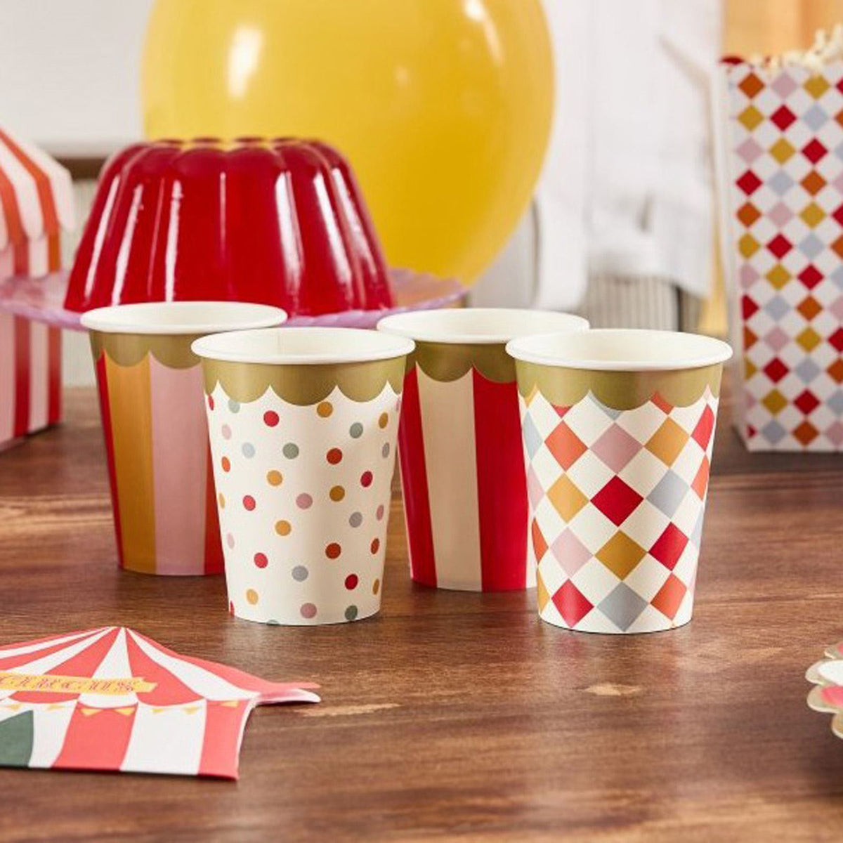 circus-theme-party-paper-cups-x-8-funfair-themed-tableware|HBCP111|Luck and Luck| 1