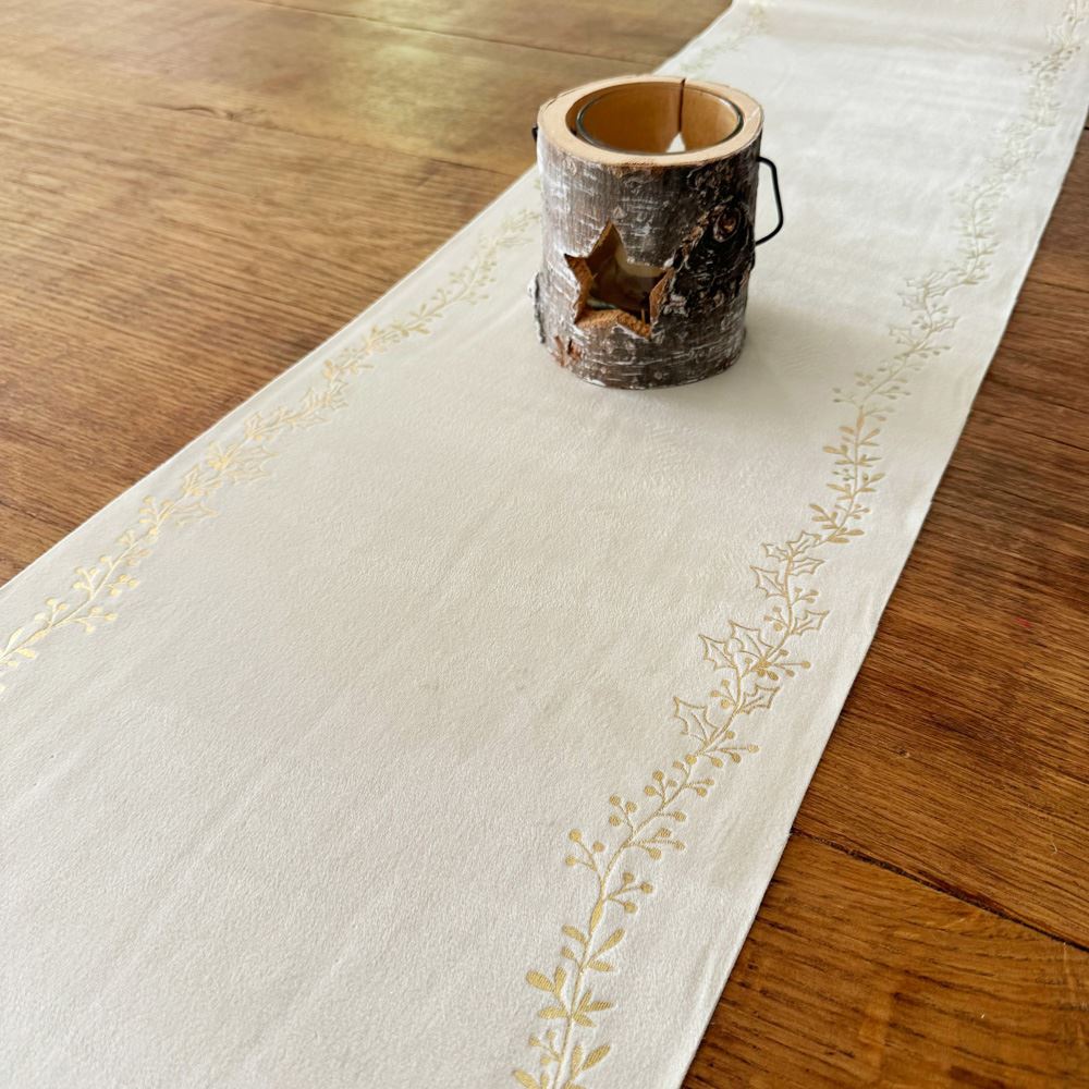 cream-and-gold-velvet-holly-garland-christmas-table-runner-28cm-x-3m|95243|Luck and Luck| 1