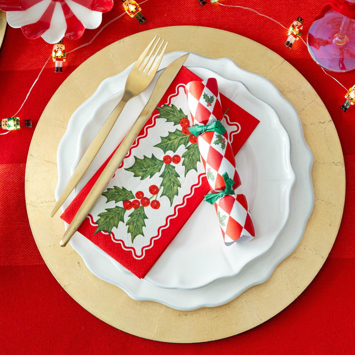 Holly Christmas Lunch Paper Napkins Red Green Festive Party Tableware Set of 16