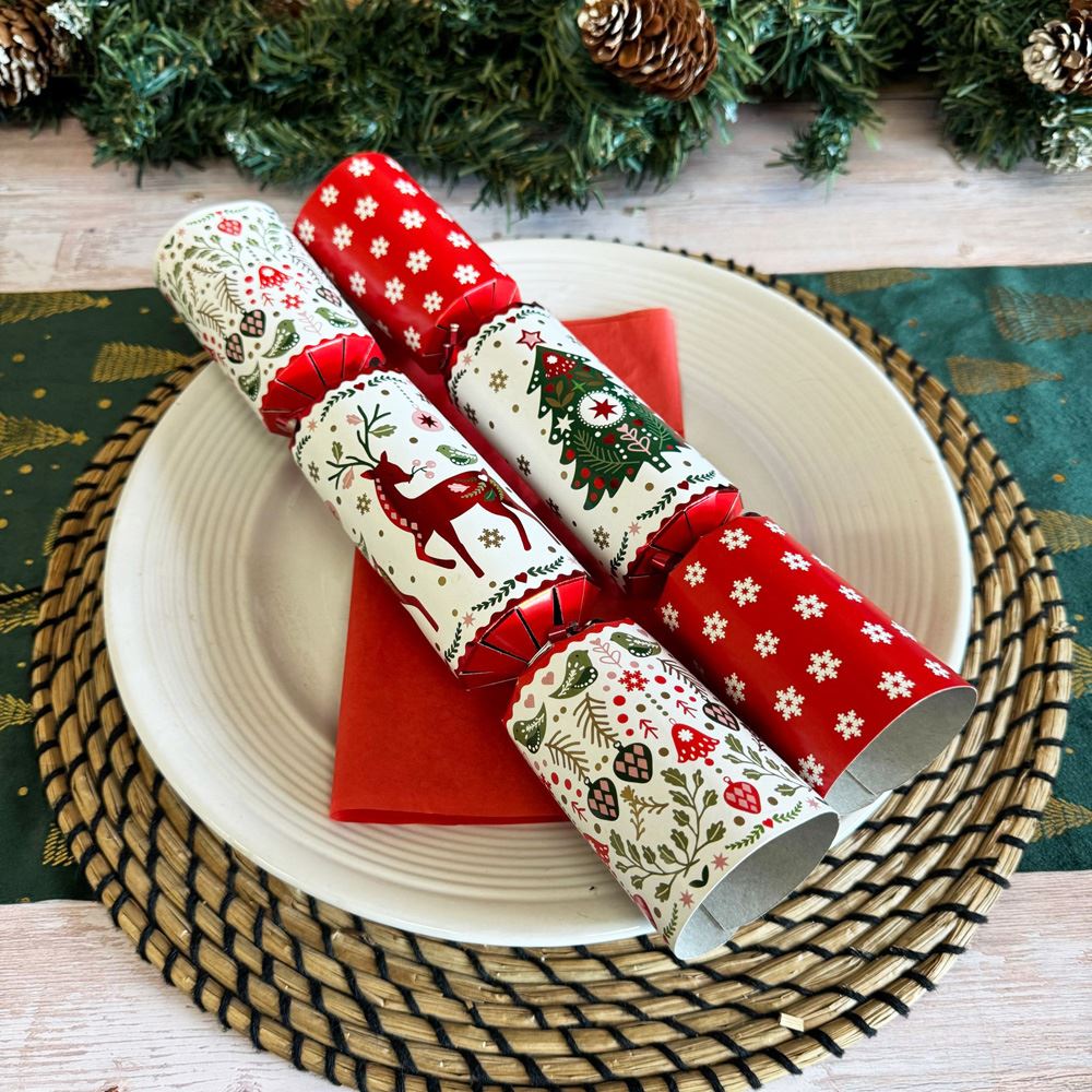 scandi-christmas-crackers-white-and-red-festive-table-decor-x-10|XM6818|Luck and Luck| 1