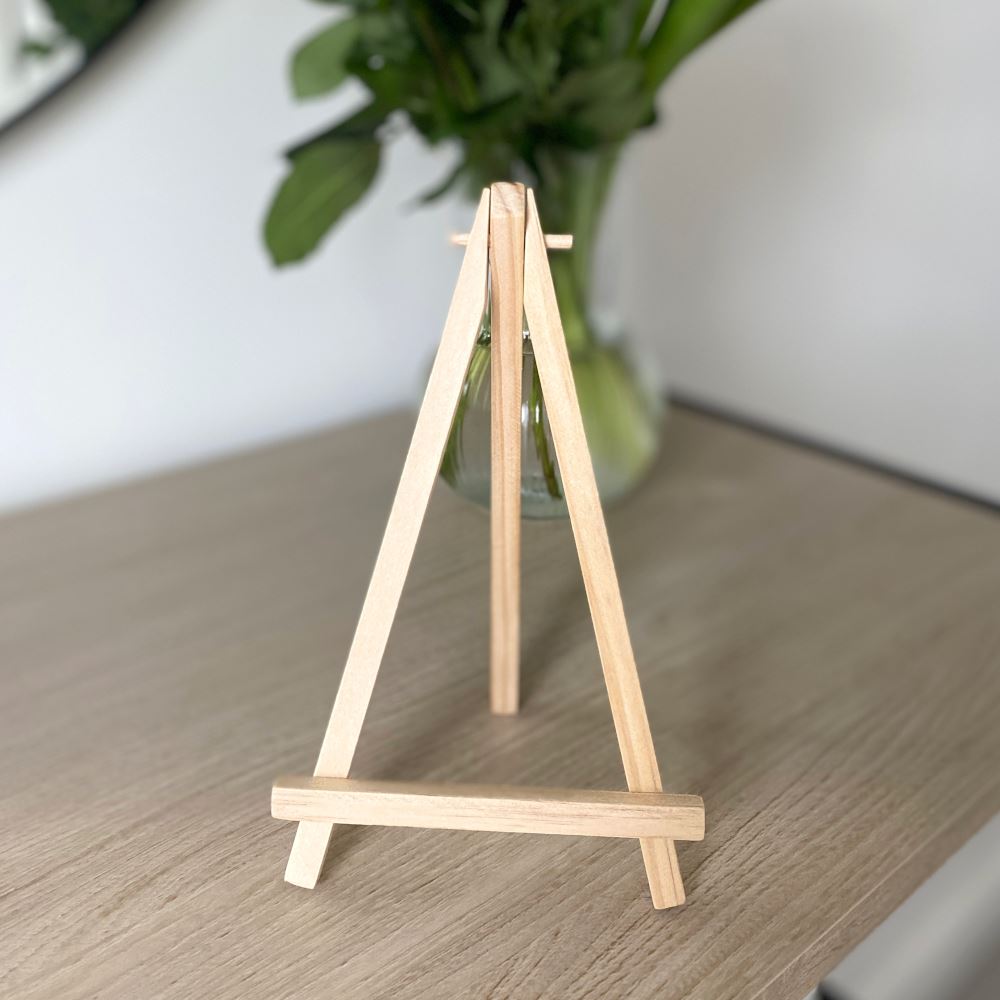 small-wooden-easel-20cm-wedding-decorations-table-centre-pieces|WEASEL20SIN|Luck and Luck| 1