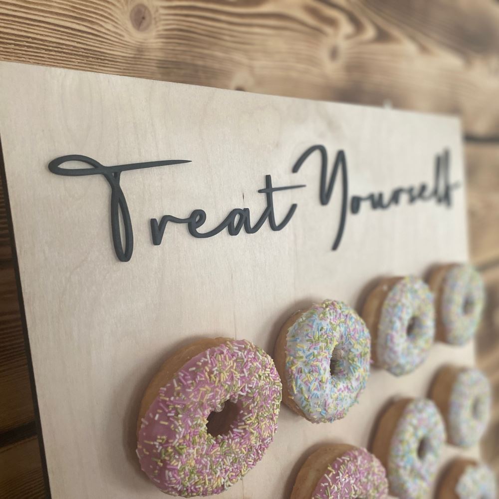 personalised-doughnut-treat-stand-for-16-doughnuts-wedding-party-f2|LLWWDTSD16F6|Luck and Luck| 3
