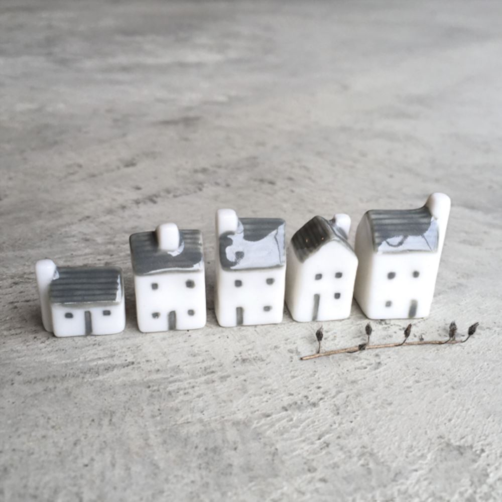 east-mini-houses-street-in-a-box|5585|Luck and Luck|2