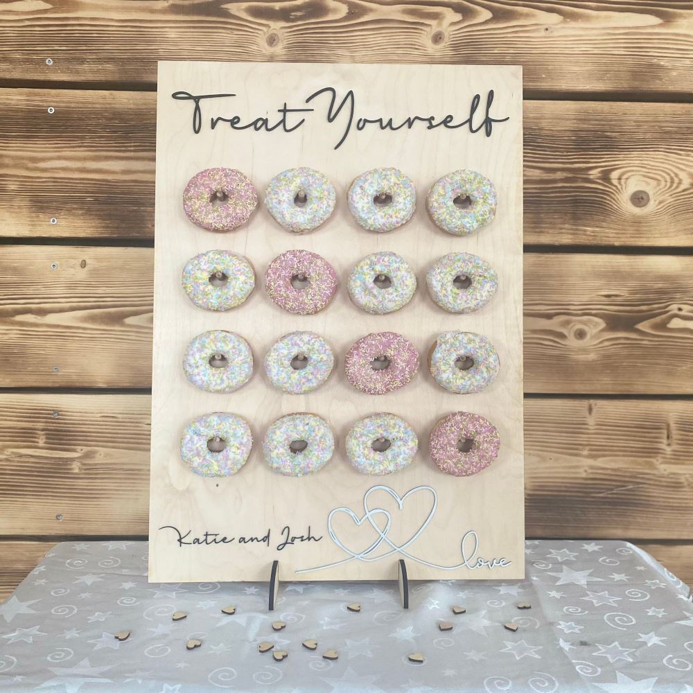 personalised-doughnut-treat-stand-for-16-doughnuts-wedding-party-f2|LLWWDTSD16F6|Luck and Luck| 1