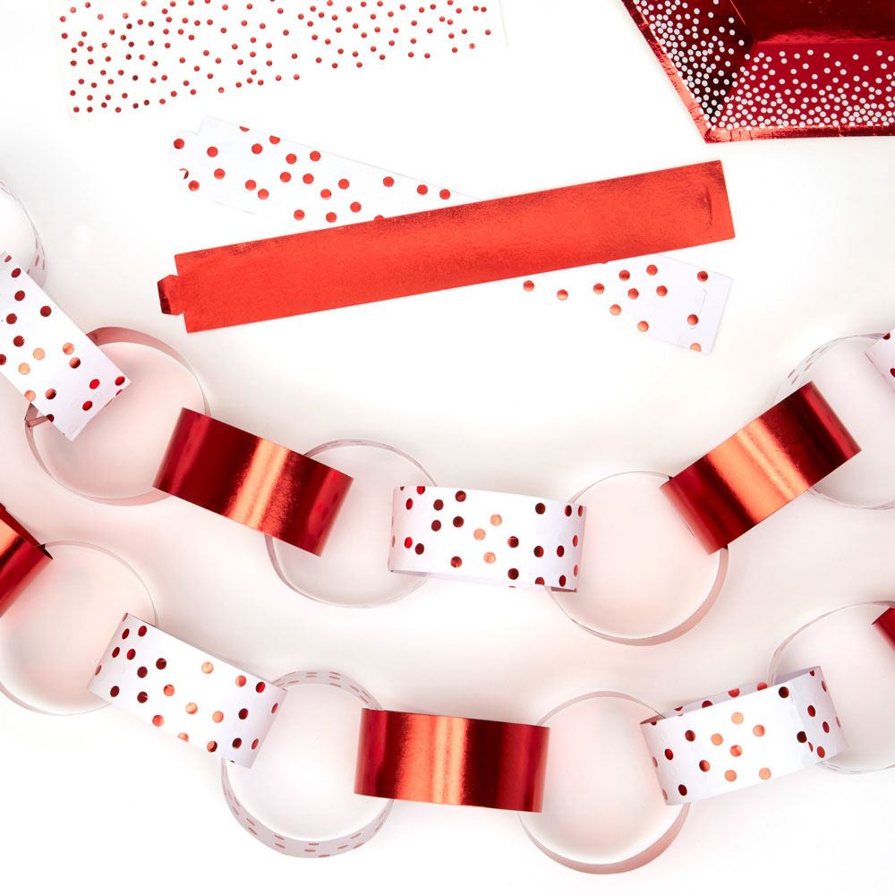 christmas-paper-chain-decorations-red-dotty-design-50-chains-2-designs|777084|Luck and Luck| 1