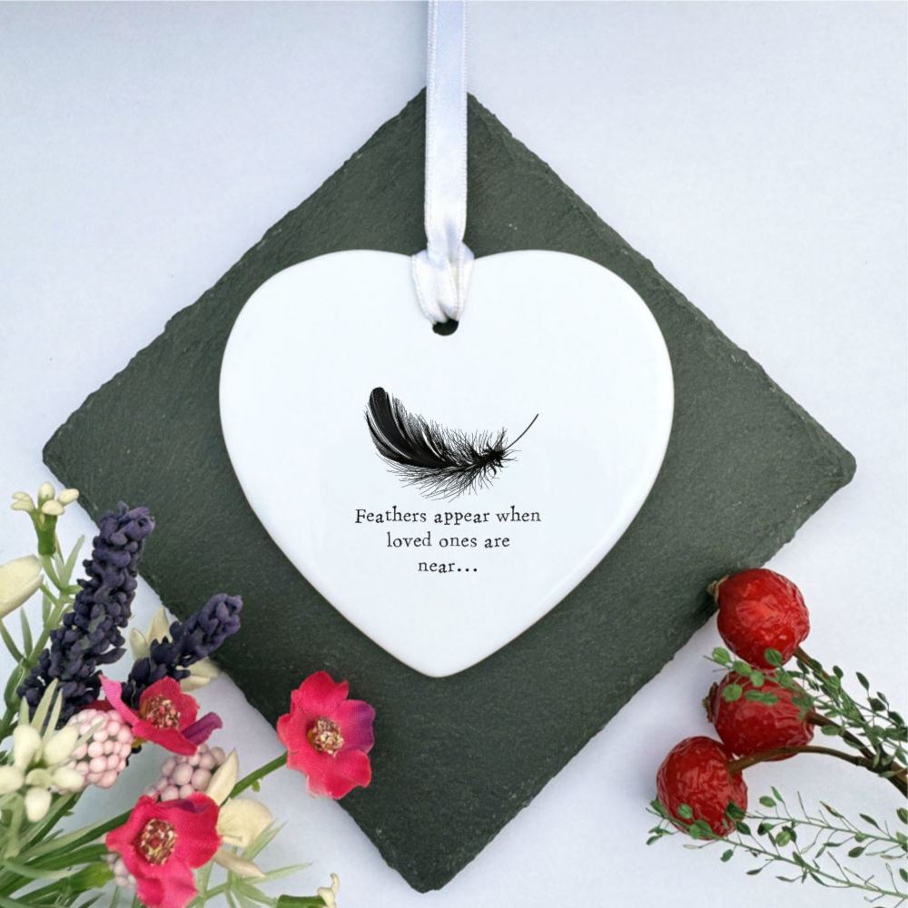 personalised-porcelain-hanging-heart-feathers-appear|LLUVFEATHERS|Luck and Luck| 1