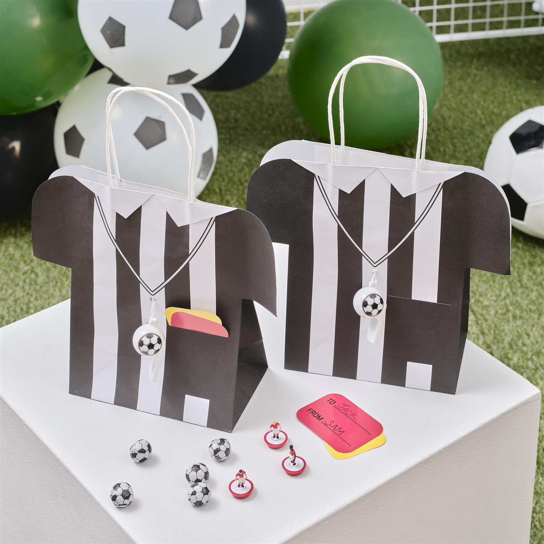 referee-shirt-football-party-bags-with-whistles-and-card-tags-x-5|FT-108|Luck and Luck| 1