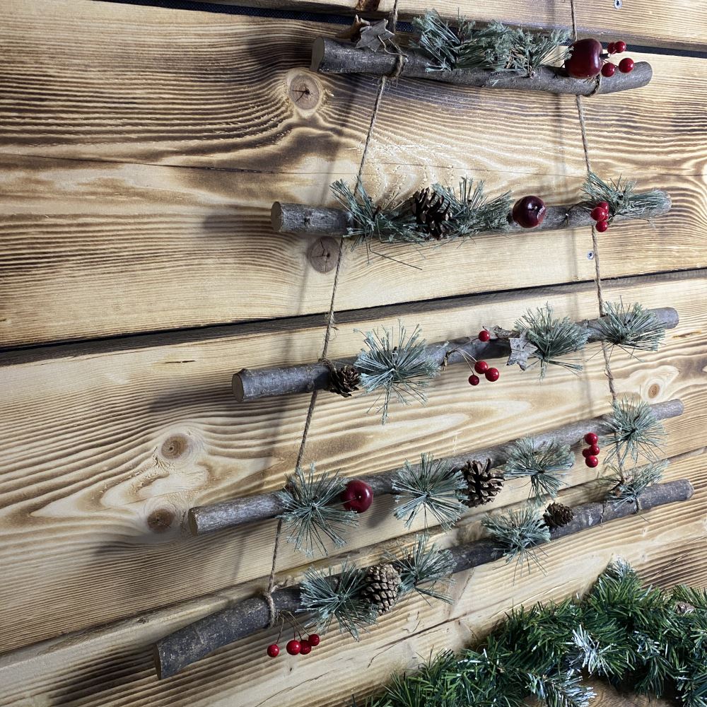 festive-triangle-rustic-tree-ladder-with-foliage|LES085G|Luck and Luck| 3