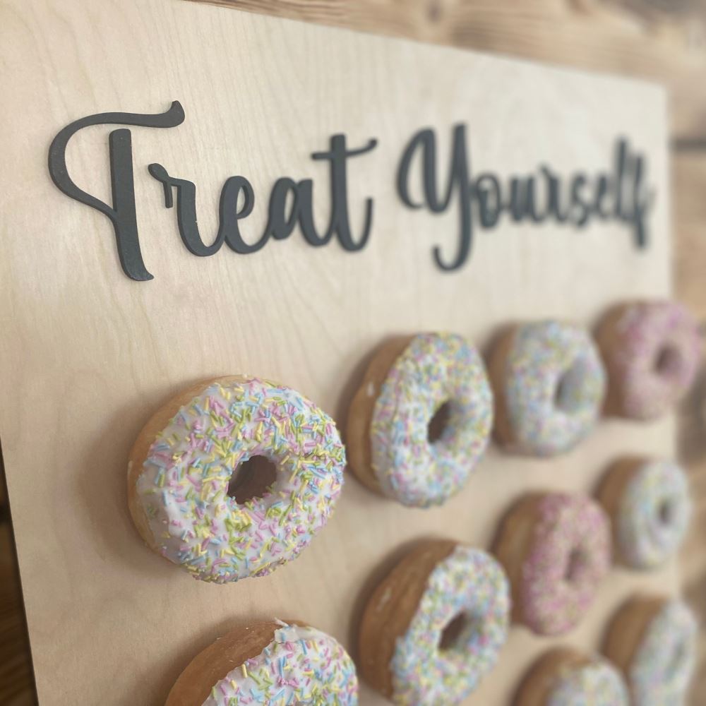 personalised-doughnut-treat-stand-for-16-doughnuts-wedding-party-f1|LLWWDTSD16F1|Luck and Luck| 3