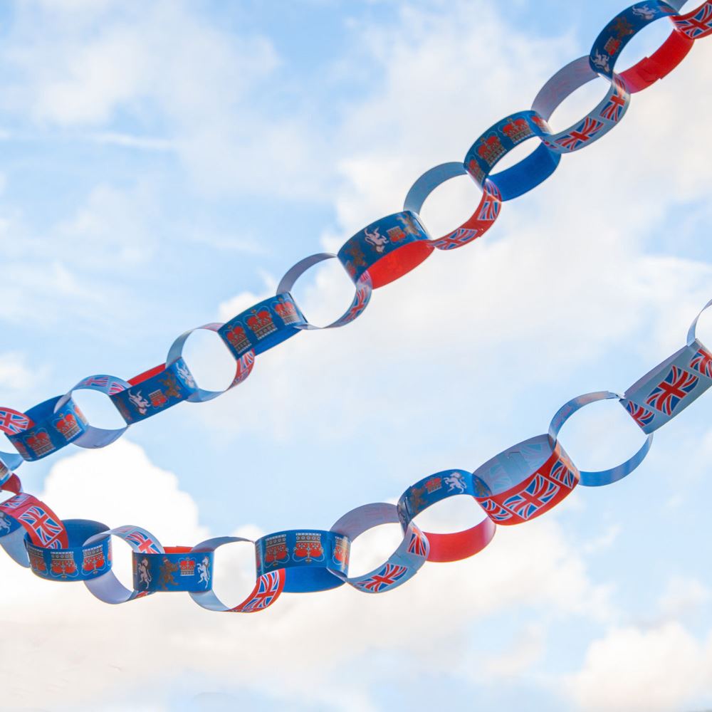 union-jack-paper-chain-kit-100-pack-queens-jubilee|ROYAL-PCHAIN|Luck and Luck|2