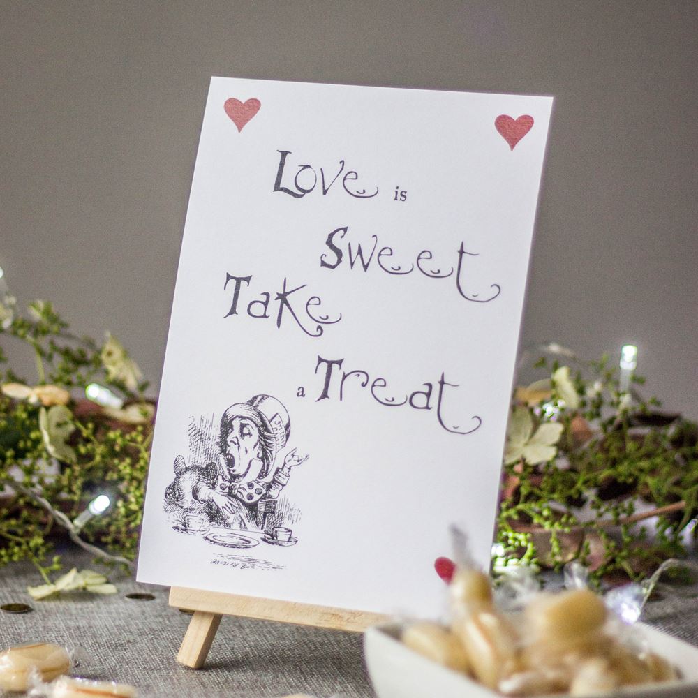 alice-in-wonderland-candy-sweet-bar-white-love-is-sweet-sign-and-easel|STPWAIWL1LIS|Luck and Luck| 1