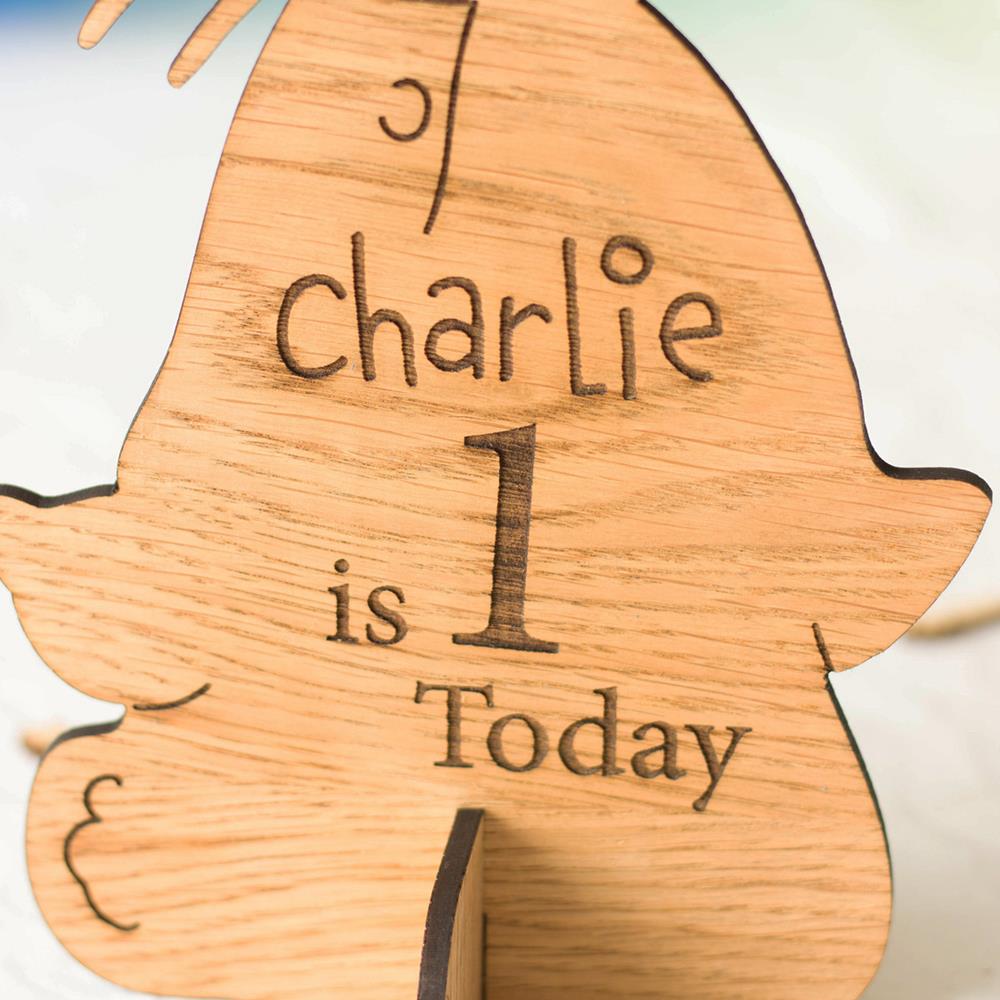 oak-personalised-peter-rabbit-table-sign-19-5cm-party-decoration|LLWWBYO19F1|Luck and Luck|2