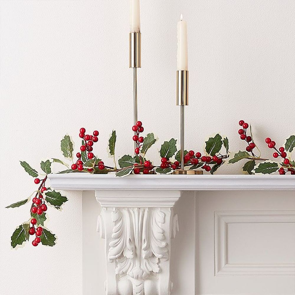 artifical-holly-and-berries-christmas-garland|TRAD301|Luck and Luck| 1
