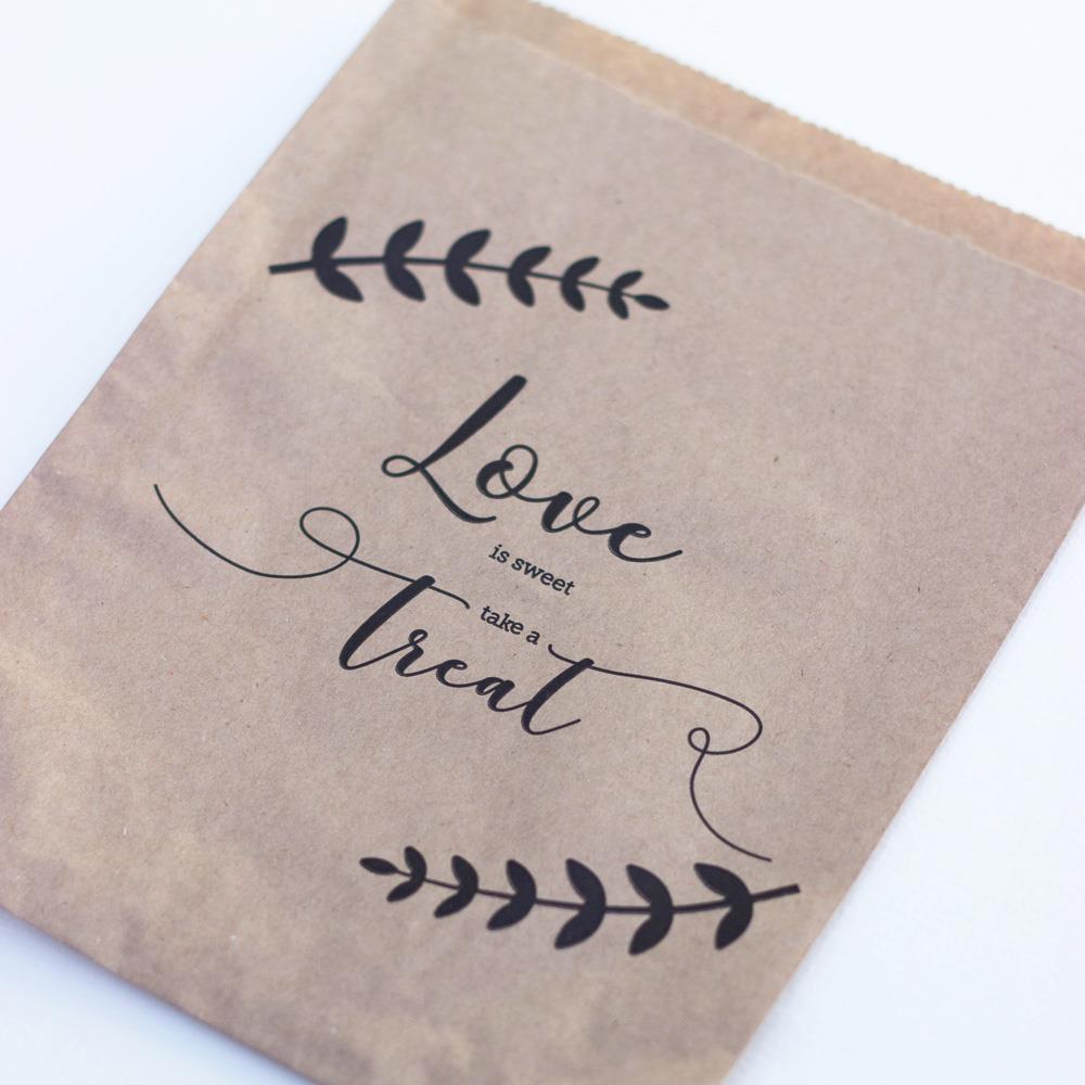 sweet-bags-love-is-sweet-take-a-treat-bag-leaf-wreath-design-set-of-10|LLKBSMLLIS|Luck and Luck|2