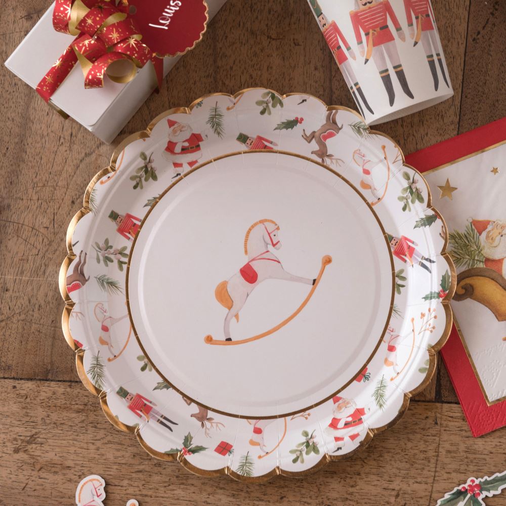 red-christmas-nutcracker-paper-plates-x-10-festive-party-table|821700000099|Luck and Luck| 1