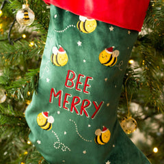 green-bee-merry-christmas-stocking|HOLXM008|Luck and Luck|2